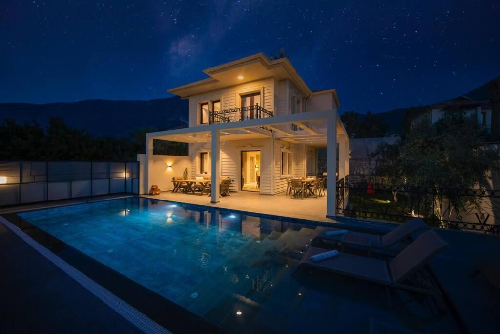 Havuzlu Korunakli Jakuzili Villa Фетие Екстериор снимка