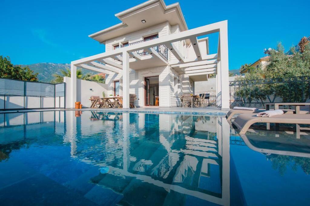 Havuzlu Korunakli Jakuzili Villa Фетие Екстериор снимка