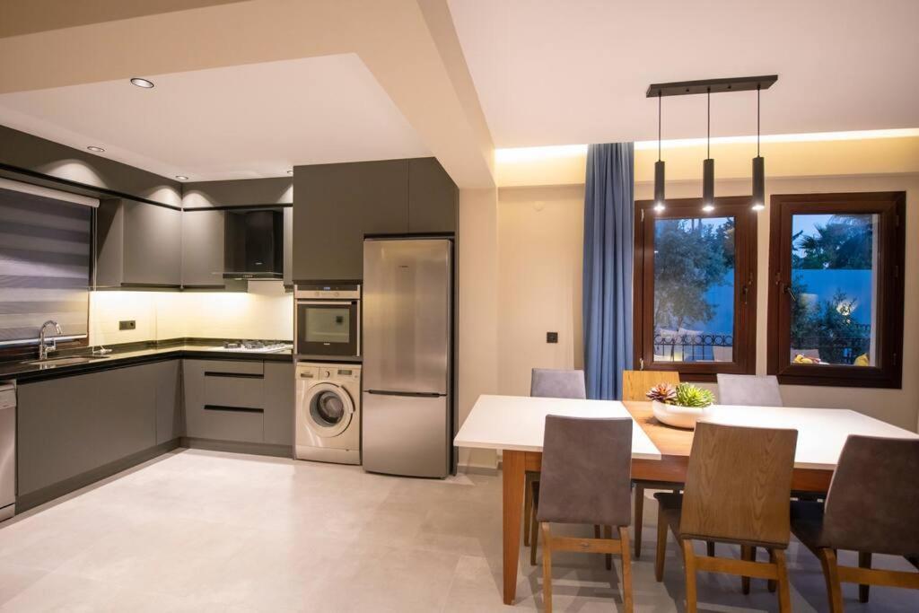 Havuzlu Korunakli Jakuzili Villa Фетие Екстериор снимка